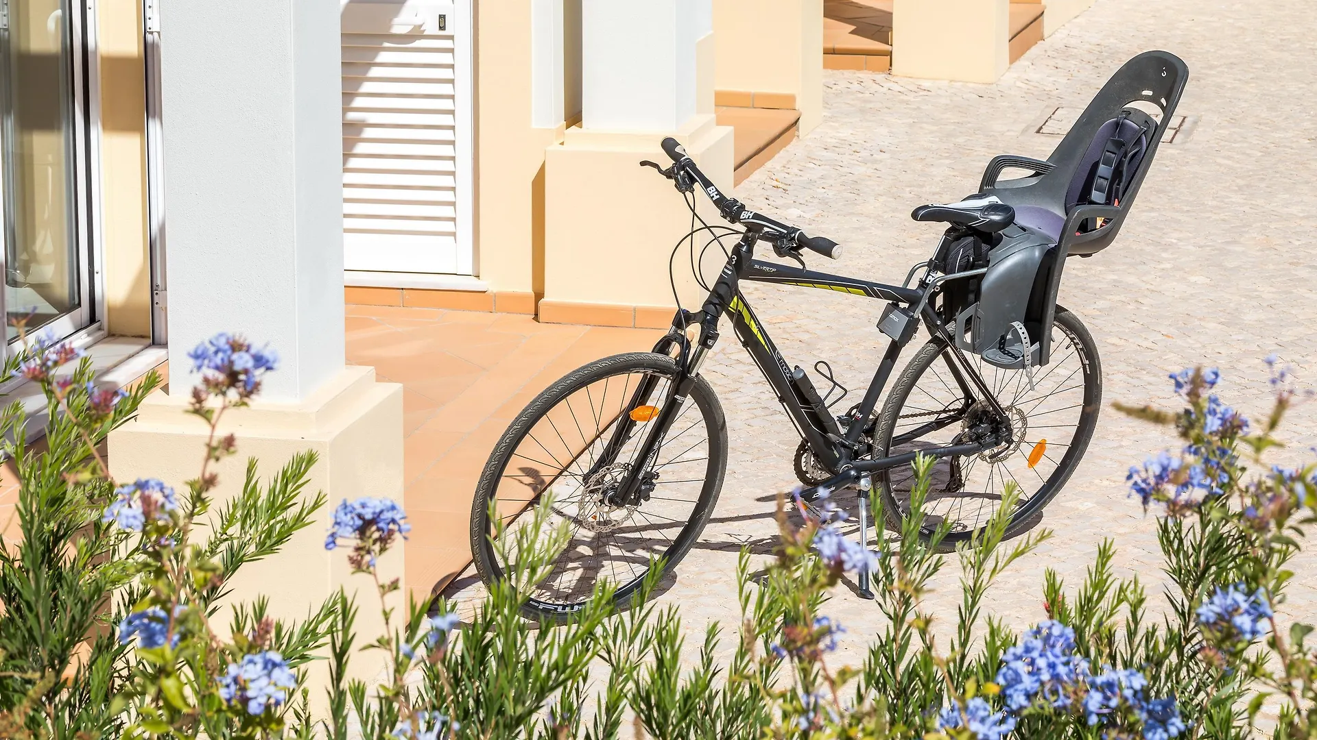 Nau Salema Beach Village Holiday park