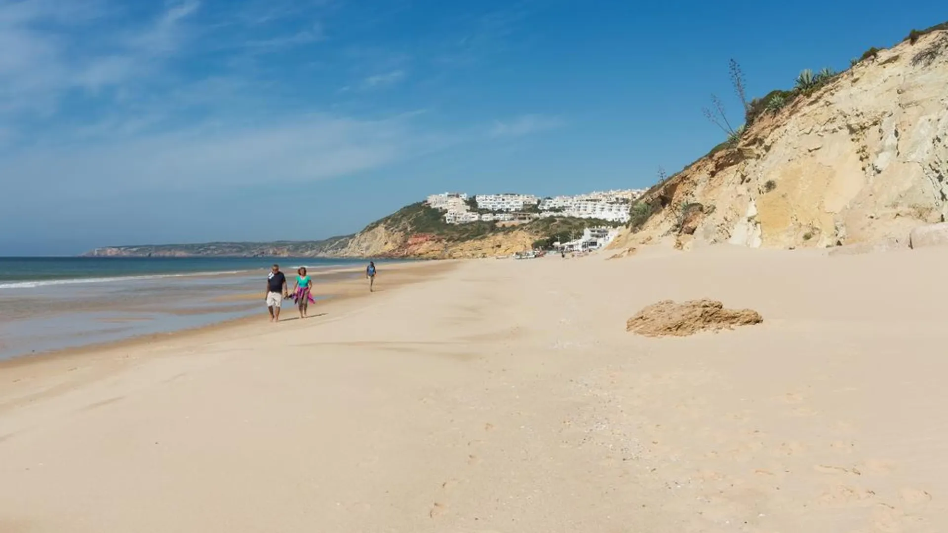 Nau Salema Beach Village