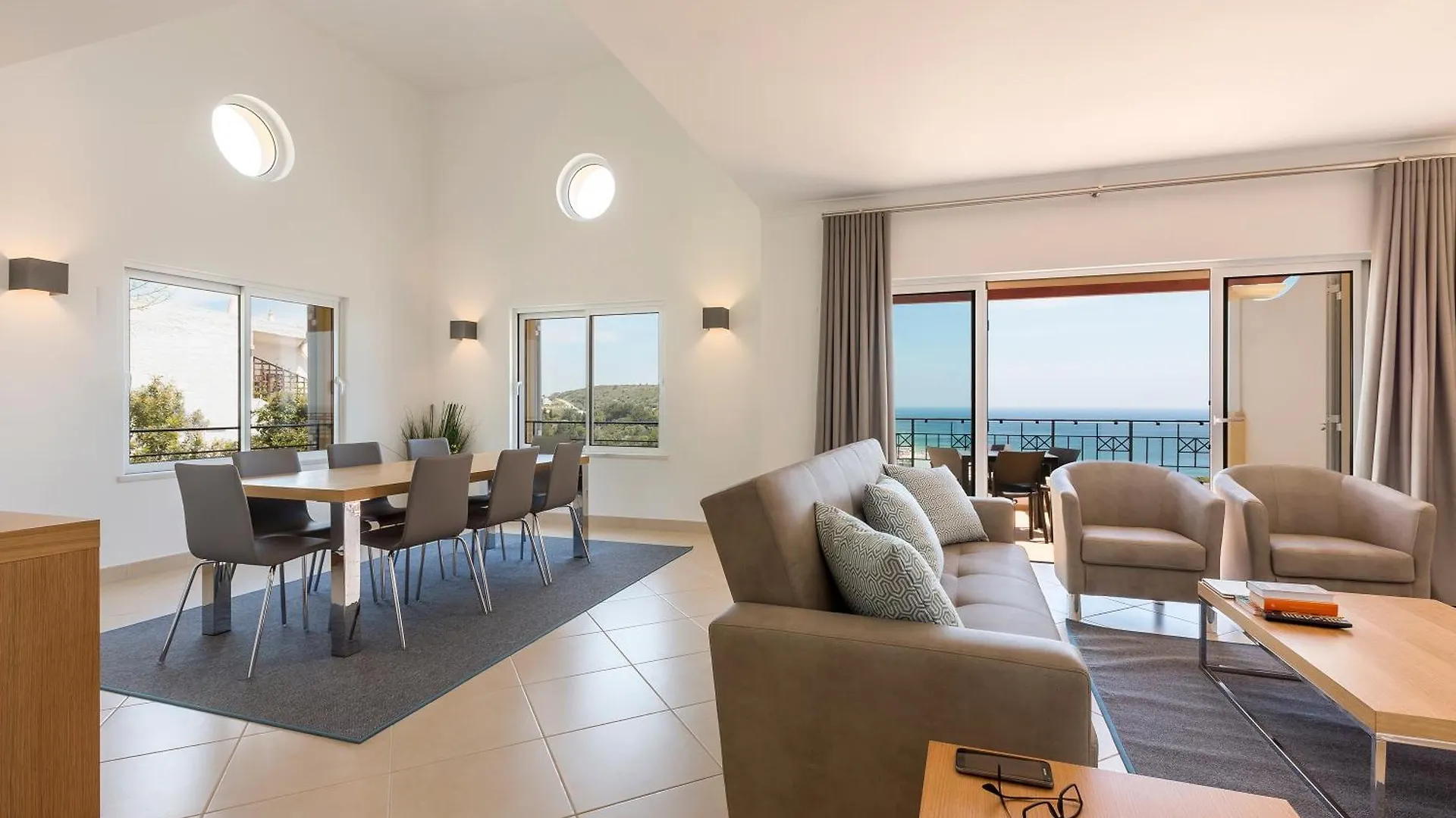 Nau Salema Beach Village