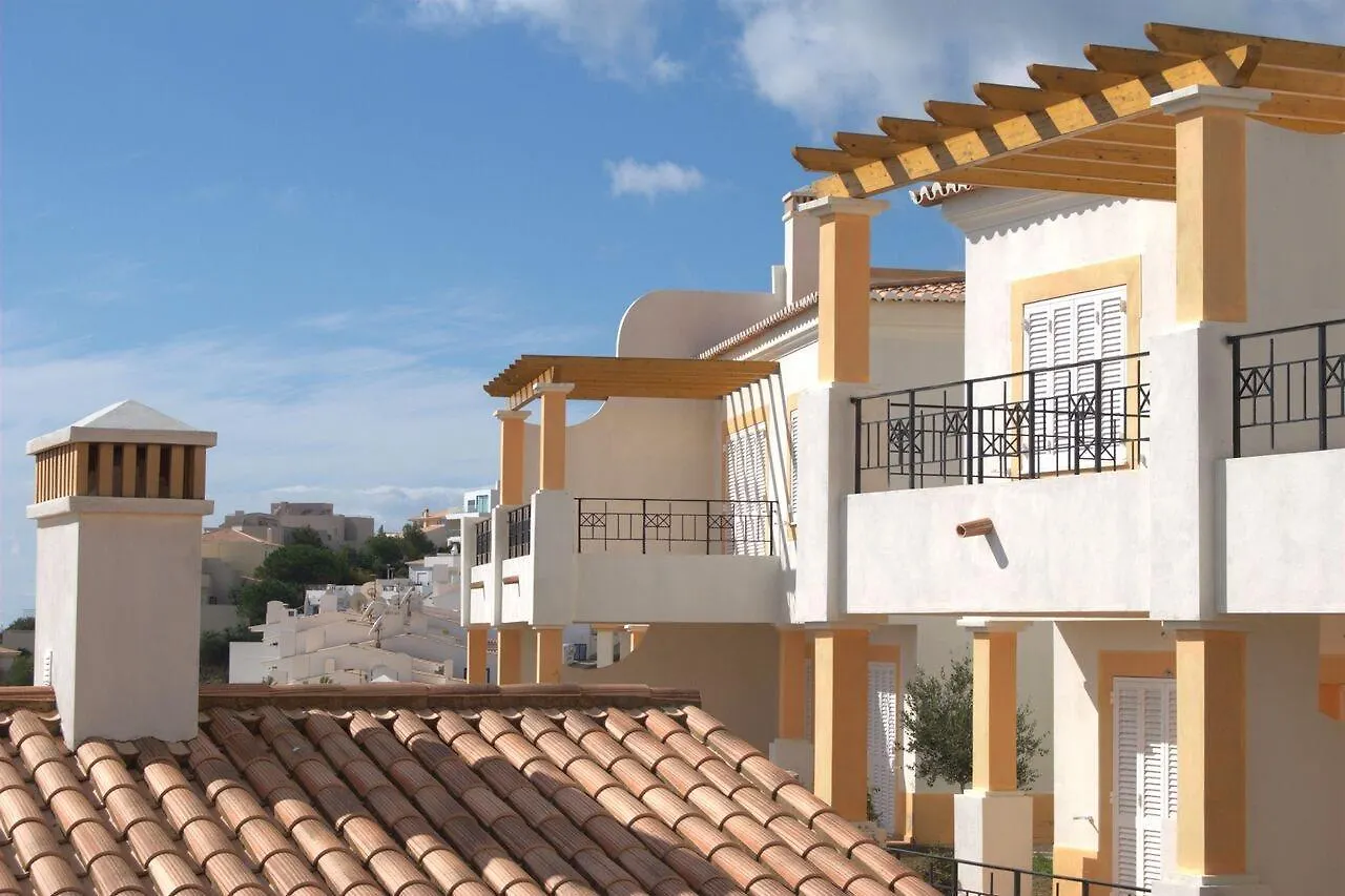Nau Salema Beach Village 4*,