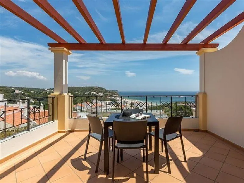 Nau Salema Beach Village
