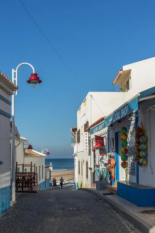 Nau Salema Beach Village
